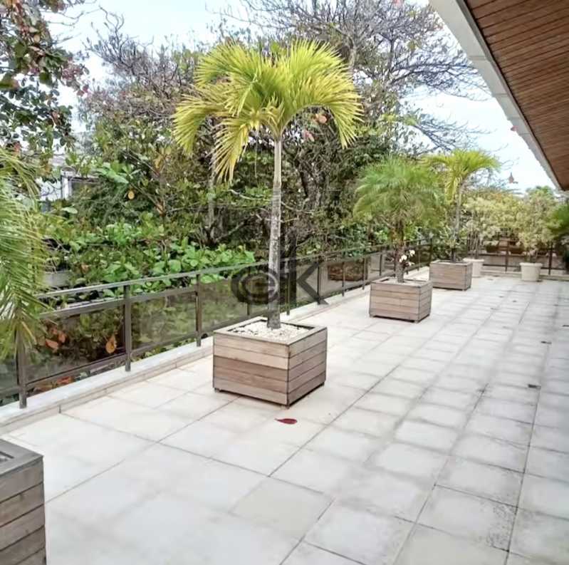 EDK VENDE EXCELENTE COB. DUPLEX 5 SUÍTES - JARDIM OCEÂNICO - BARRA DA TIJUCA - RJ