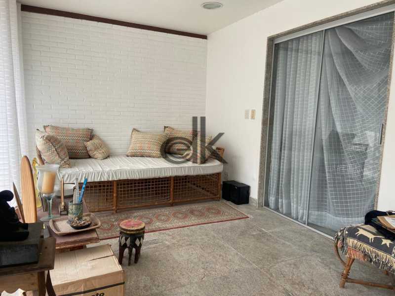 EDK - VENDE ÓTIMA COB. DUPLEX 4QTOS (3 SUÍTES) - RECREIO DOS BANDEIRANTES - RJ