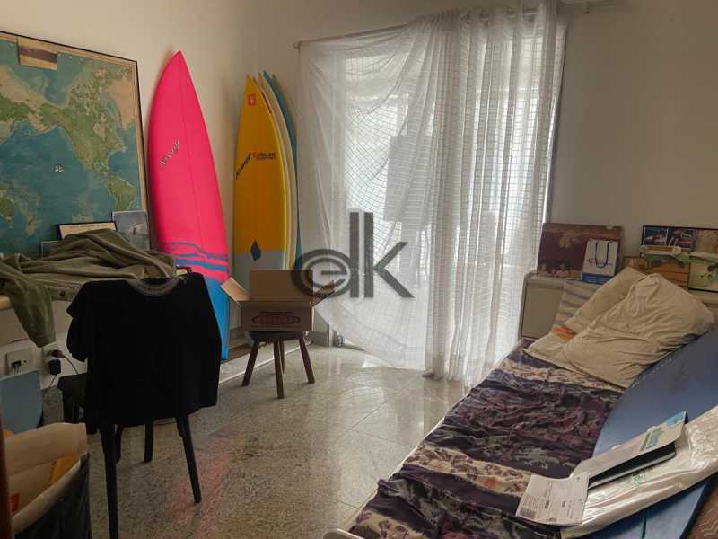 EDK - VENDE ÓTIMA COB. DUPLEX 4QTOS (3 SUÍTES) - RECREIO DOS BANDEIRANTES - RJ