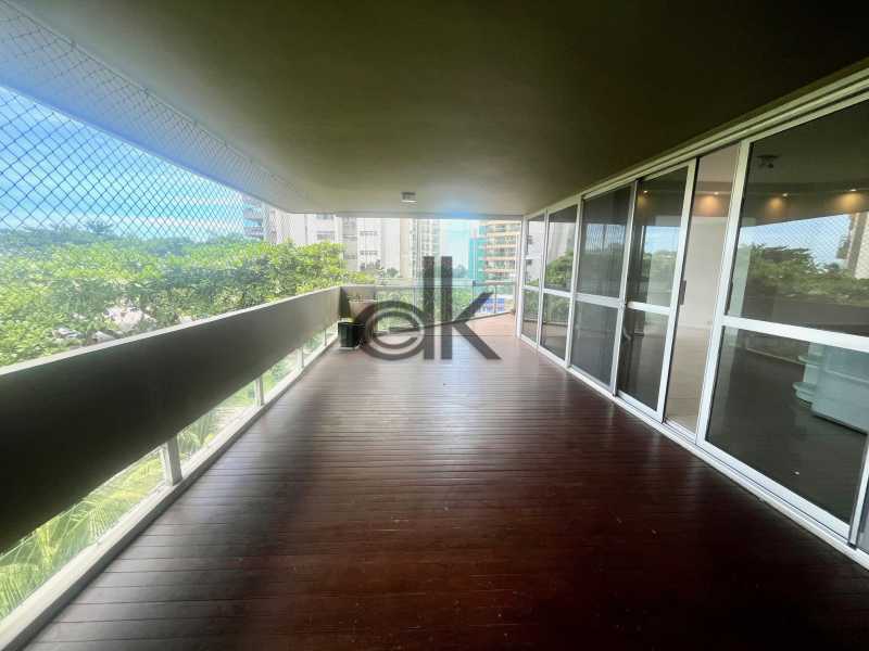 EDK -  VENDE - 4QTOS(1SUÍTE) + 2 DEPENDÊNCIAS COM 300M² - COND. ATLÂNTICO SUL - BARRA DA TIJUCA - RJ