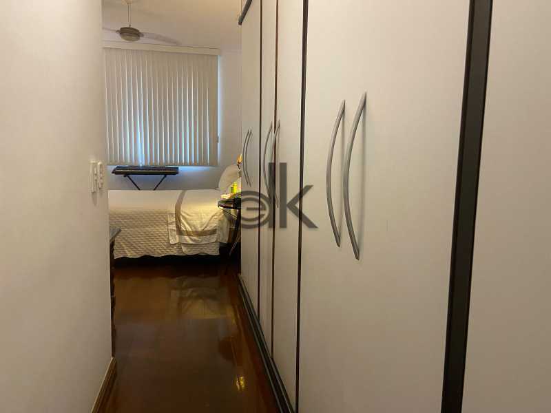 Ótima localização - EDK VENDE - APARTAMENTO 3 QUARTOS (1 SUÍTE) + DEPENDÊNCIA REVERTIDA - JARDIM OCEÂNICO - BARRA DA TIJUCA - RJ - 1021