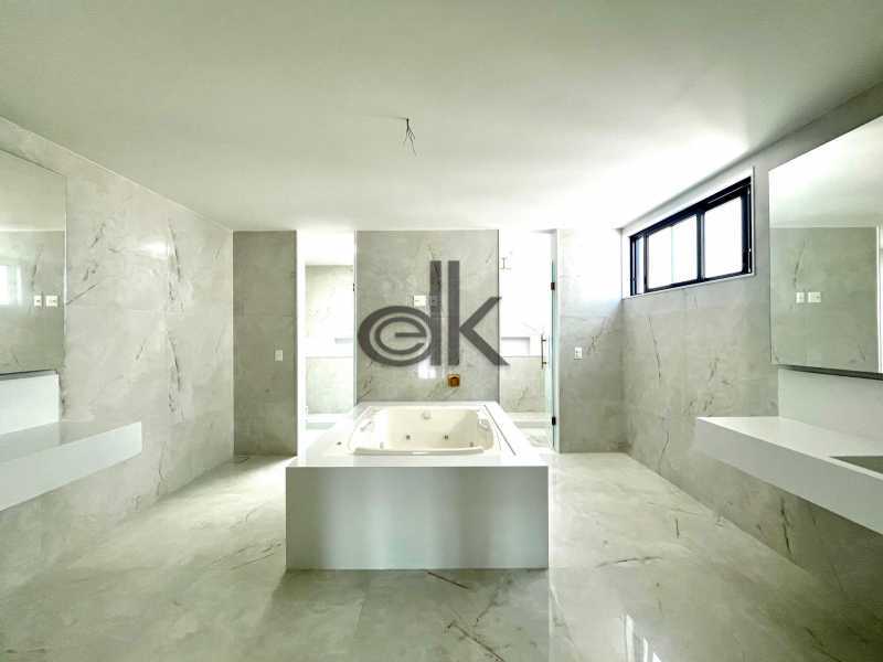 EDK VENDE - MARAVILHOSA CASA - CONDOMÍNIO MALIBÚ COM SUÍTES - BARRA DA TIJUCA -RJ