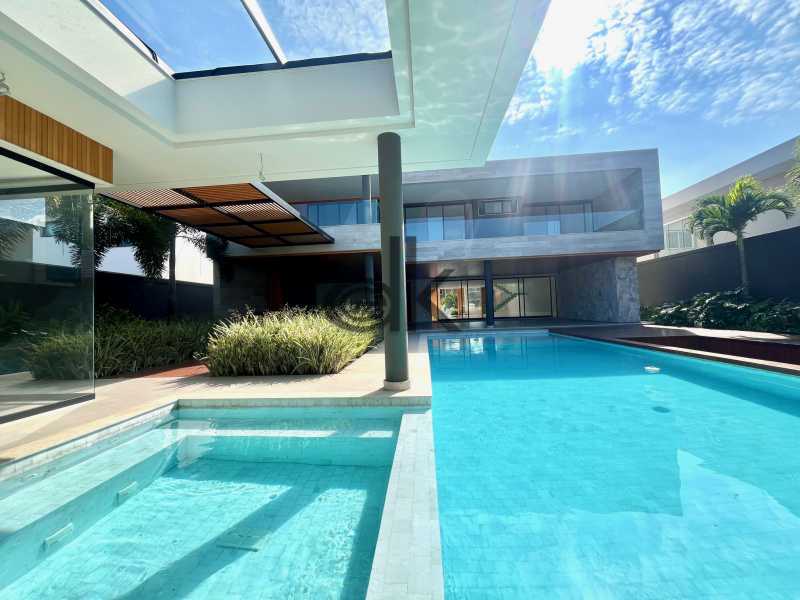 EDK VENDE - MARAVILHOSA CASA - CONDOMÍNIO MALIBÚ COM SUÍTES - BARRA DA TIJUCA -RJ