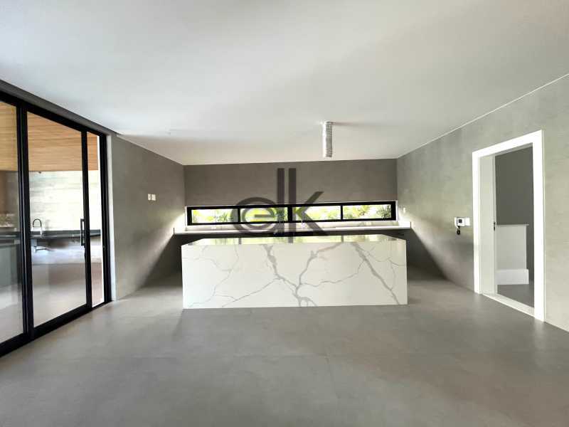 EDK VENDE - MARAVILHOSA CASA - CONDOMÍNIO MALIBÚ COM SUÍTES - BARRA DA TIJUCA -RJ