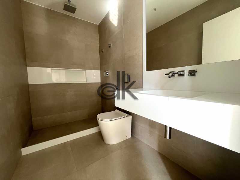 EDK VENDE - MARAVILHOSA CASA - CONDOMÍNIO MALIBÚ COM SUÍTES - BARRA DA TIJUCA -RJ