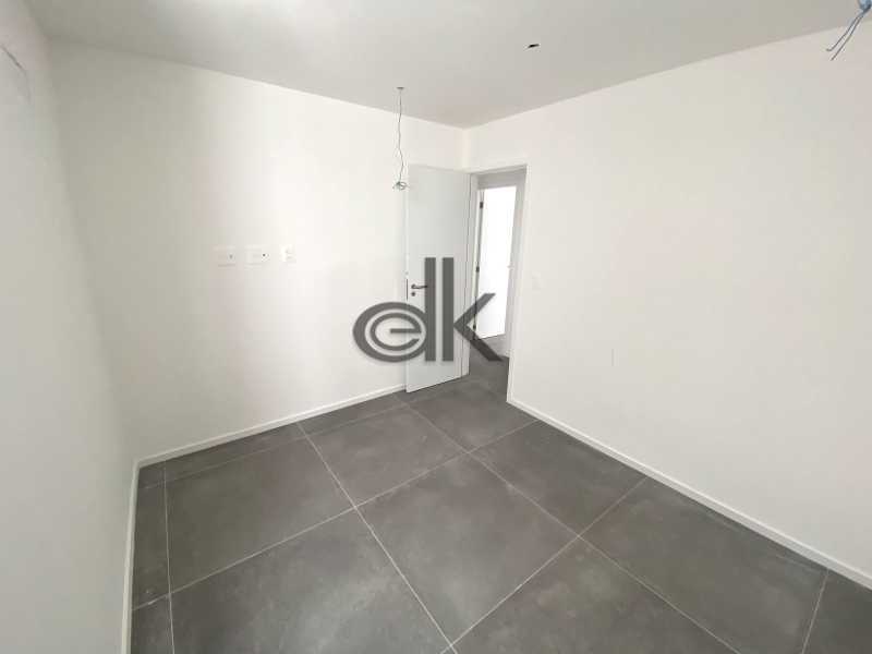 PRÓXIMA À PRAIA - EDK VENDE - QUADRA DA PRAIA 4 SUÍTES - JARDIM OCEÂNICO - BARRA DA TIJUCA -RJ - 1062