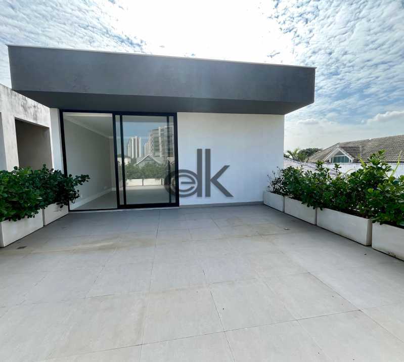 EDK VENDE - MARAVILHOSA CASA 4 SUÍTES - COND. RIO MAR - BARRA DA TIJUCA - RJ