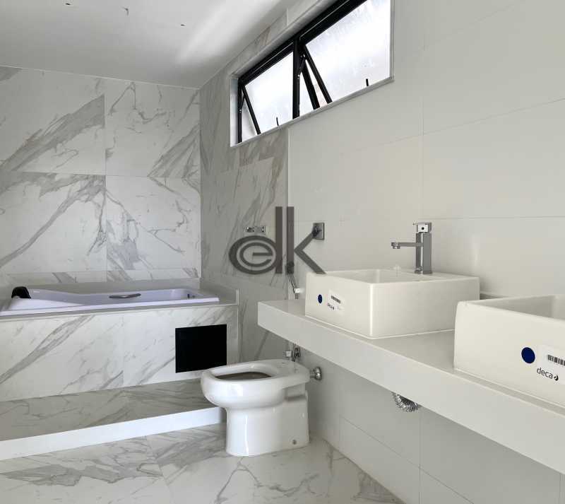 EDK VENDE - MARAVILHOSA CASA 4 SUÍTES - COND. RIO MAR - BARRA DA TIJUCA - RJ