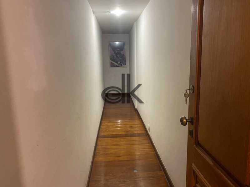Conheça WhatsApp Image 2025-08-05 at 1 do imóvel - EDK VENDE - OPORTUNIDADE ÚNICA - 4 QUARTOS (1SUÍTE) + DEPENDÊNCIA COMPLETA COM 181M² - JARDIM OCEÂNICO - BARRA DA TIJUCA -RJ - 1073 - 13 WhatsApp Image 2025-08-05 at 1 - 13