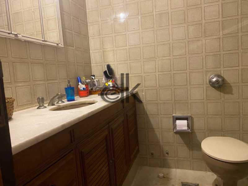 Conheça WhatsApp Image 2025-08-05 at 1 do imóvel - EDK VENDE - OPORTUNIDADE ÚNICA - 4 QUARTOS (1SUÍTE) + DEPENDÊNCIA COMPLETA COM 181M² - JARDIM OCEÂNICO - BARRA DA TIJUCA -RJ - 1073 - 19 WhatsApp Image 2025-08-05 at 1 - 19