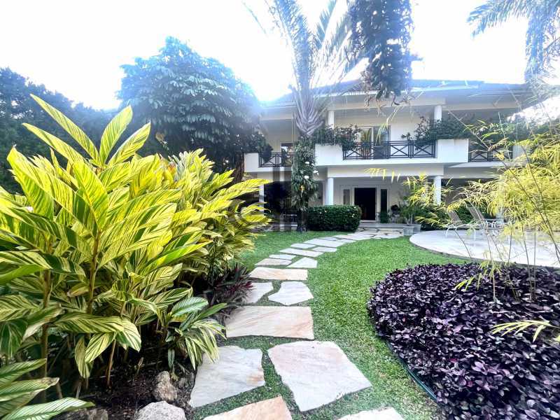 EDK VENDE LUXUOSA RESIDÊNCIA - CONDOMÍNIO FECHADO - BARRA DA TIJUCA - RJ