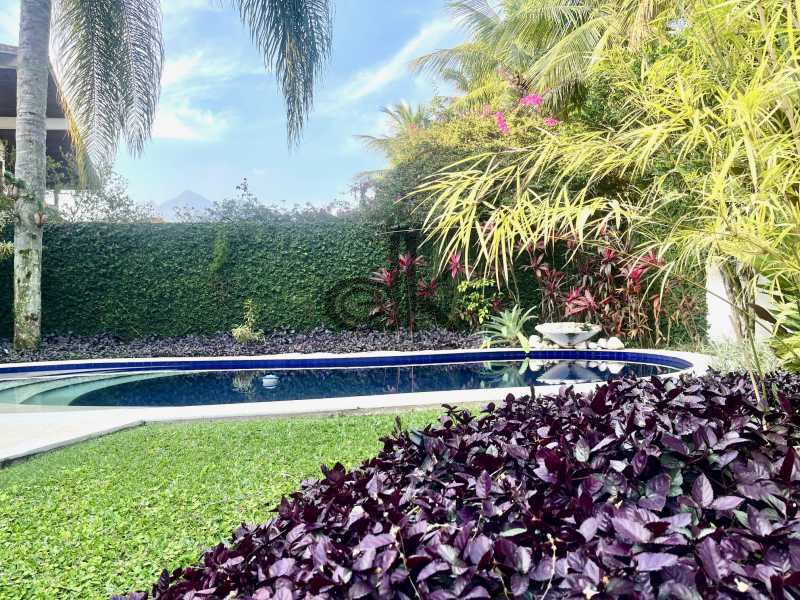 EDK VENDE LUXUOSA RESIDÊNCIA - CONDOMÍNIO FECHADO - BARRA DA TIJUCA - RJ