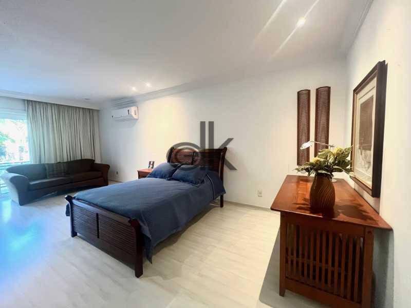 EDK VENDE LUXUOSA RESIDÊNCIA - CONDOMÍNIO FECHADO - BARRA DA TIJUCA - RJ