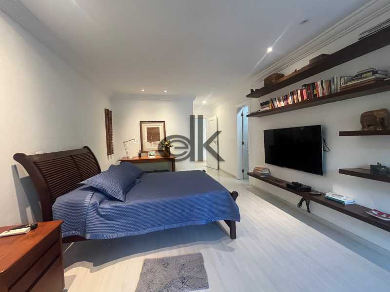 EDK VENDE LUXUOSA RESIDÊNCIA - CONDOMÍNIO FECHADO - BARRA DA TIJUCA - RJ
