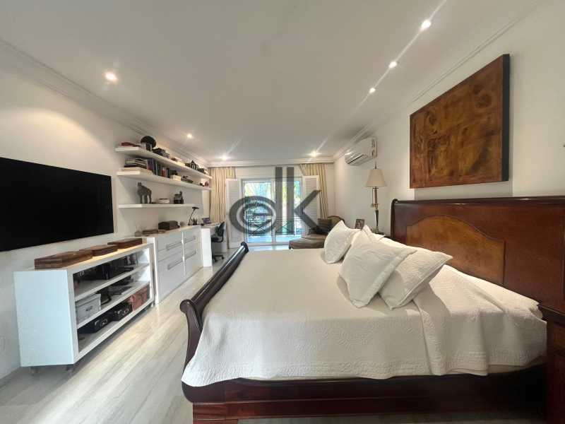 EDK VENDE LUXUOSA RESIDÊNCIA - CONDOMÍNIO FECHADO - BARRA DA TIJUCA - RJ