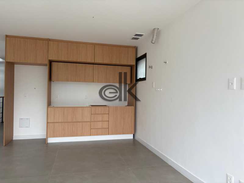 PRÓXIMA À PRAIA - EDK VENDE - COBERT. DUPLEX COM SUÍTES - JARDIM OCEÂNICO - BARRA DA TIJUCA - RJ - 1130