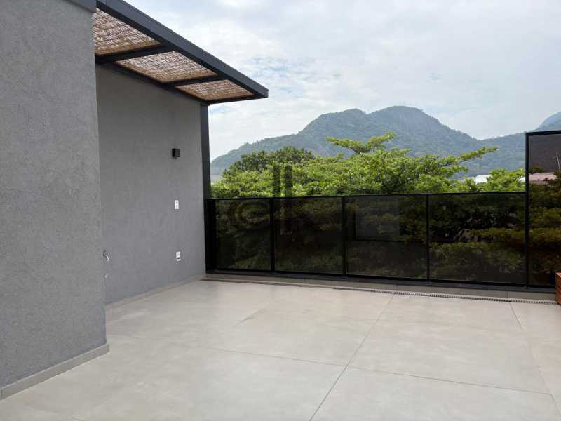 PRÓXIMA À PRAIA - EDK VENDE - COBERT. DUPLEX COM SUÍTES - JARDIM OCEÂNICO - BARRA DA TIJUCA - RJ - 1130
