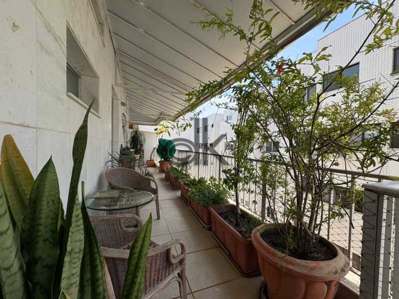 EDK VENDE - COBERTURA DUPLEX 4 SUÍTES - JARDIM OCEÂNICO - BARRA DA TIJUCA - RJ