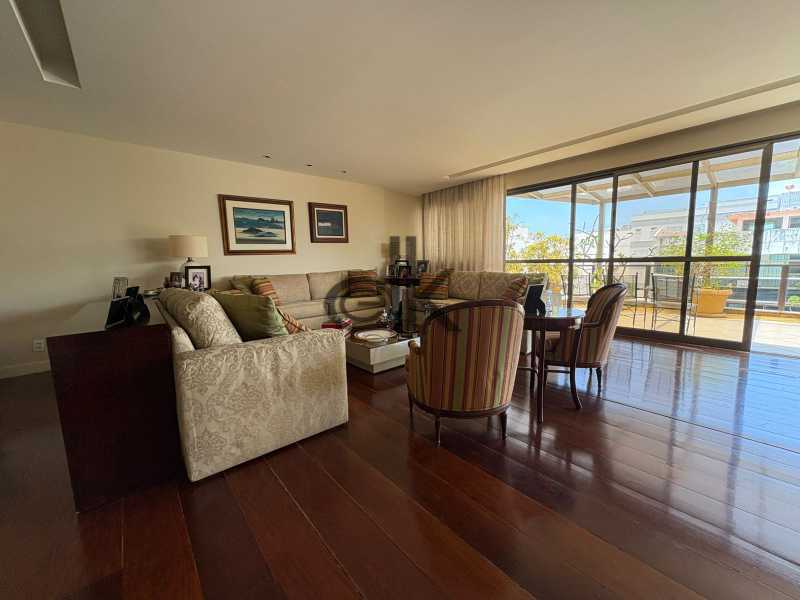 EDK VENDE - COBERTURA DUPLEX 4 SUÍTES - JARDIM OCEÂNICO - BARRA DA TIJUCA - RJ