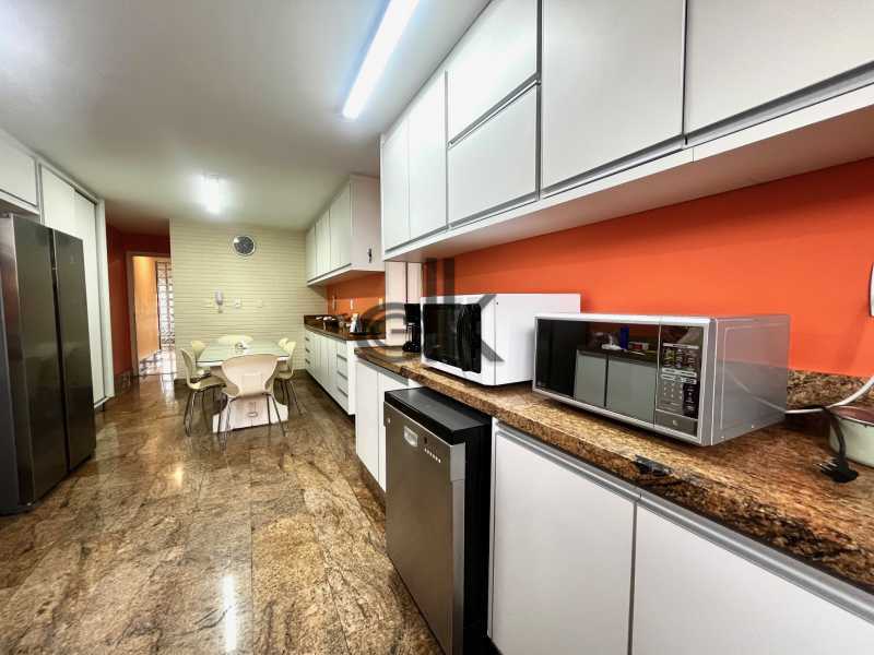 PRÓXIMA À PRAIA - EDK VENDE - JARDIM OCEÂNICO 3 SUÍTES - BARRA DA TIJUCA - RJ - 1132