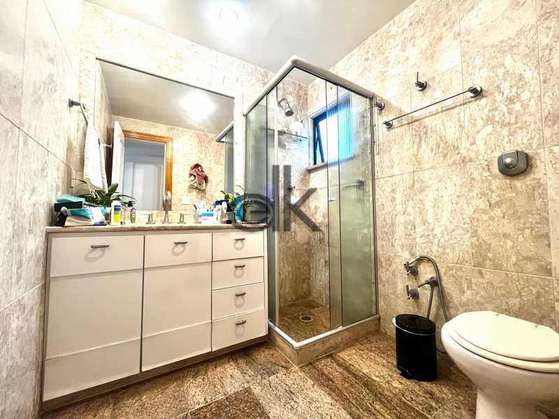PRÓXIMA À PRAIA - EDK VENDE - JARDIM OCEÂNICO 3 SUÍTES - BARRA DA TIJUCA - RJ - 1132