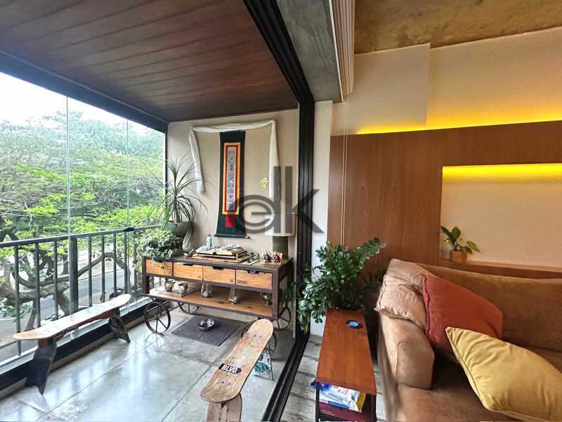 EDK VENDE - APARTAMENTO EM CONDOMÍNIO 4 QUARTOS TRANSFORMADOS EM 2 - BARRA DA TIJUCA - RJ 