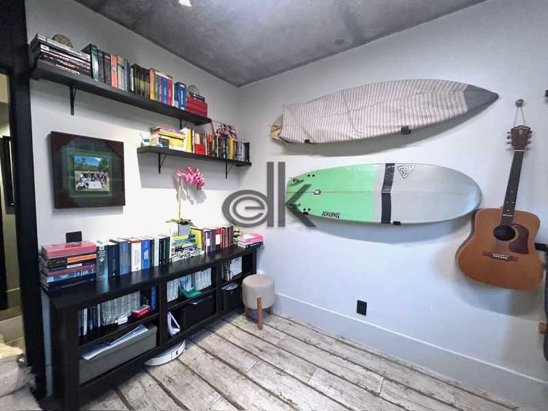 EDK VENDE - APARTAMENTO EM CONDOMÍNIO 4 QUARTOS TRANSFORMADOS EM 2 - BARRA DA TIJUCA - RJ 
