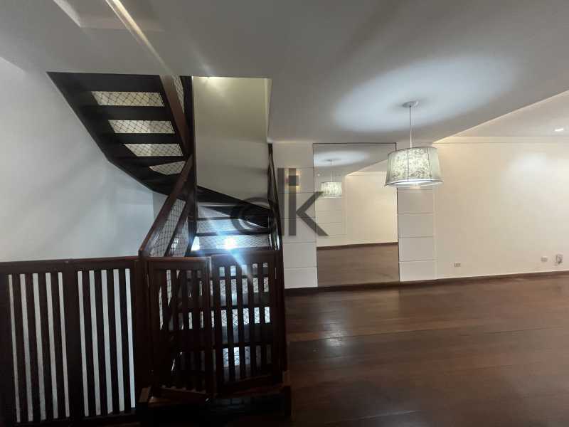 EDK VENDE - CASA TRIPLEX - JARDIM OCEÂNICO - CONDOMÍNIO FECHADO - BARRA DA TIJUCA - RJ