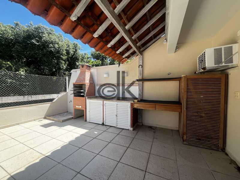 EDK VENDE - CASA TRIPLEX - JARDIM OCEÂNICO - CONDOMÍNIO FECHADO - BARRA DA TIJUCA - RJ