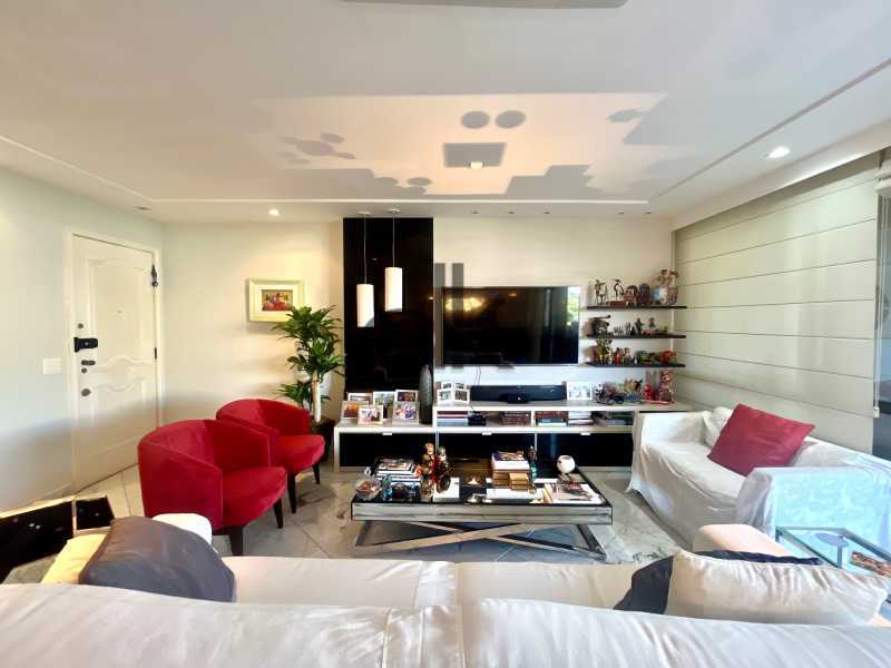 EDK VENDE - JARDIM OCEÂNICO - 4 QUARTOS (2 SUÍTES) - 3 VAGAS - 174M² - BARRA DA TIJUCA - RJ