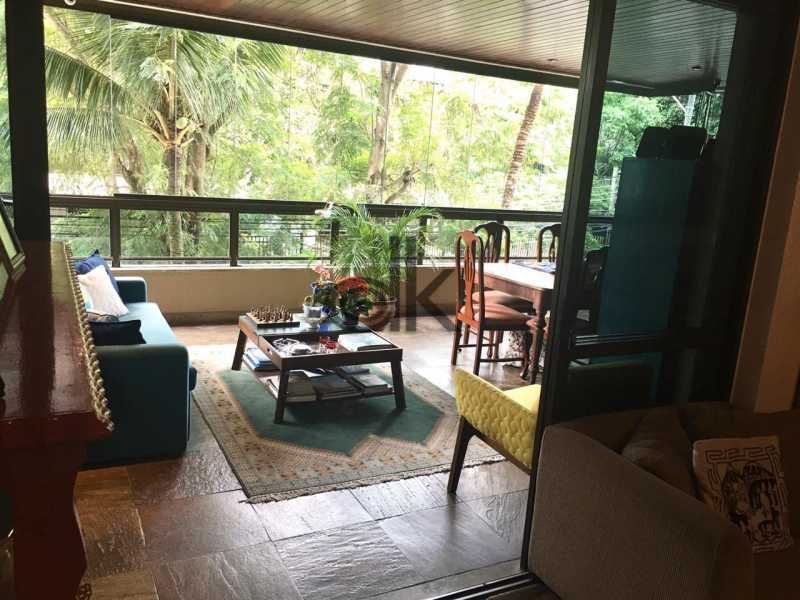 EDK VENDE - JARDIM OCEÂNICO - 5 QUARTOS (2 SUÍTES) - 3 VAGAS - BARRA DA TIJUCA - RJ
