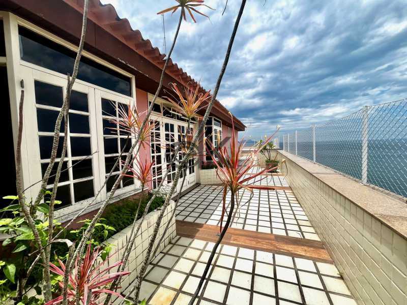 EDK VENDE - COPACABANA - COBERTURA DUPLEX FRONTAL MAR - RJ