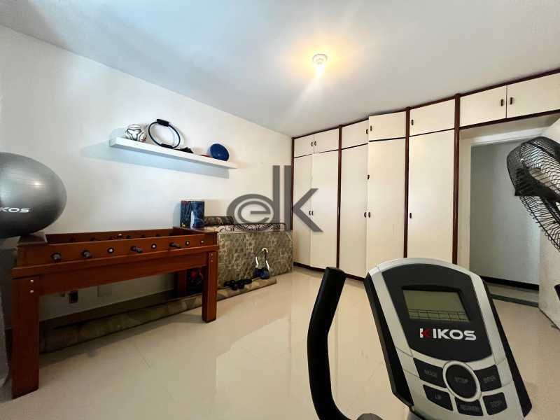 EDK VENDE - JARDIM OCEÂNICO - COBERTURA LINEAR - 4 QUARTOS (3 SUÍTES) - BARRA DA TIJUCA - RJ
