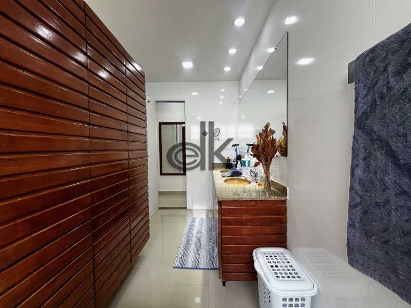 PRÓXIMA À PRAIA - EDK VENDE - JARDIM OCEÂNICO - COBERTURA LINEAR - 4 QUARTOS (3 SUÍTES) - BARRA DA TIJUCA - RJ - 1167
