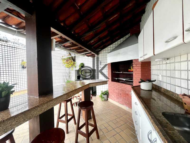 PRÓXIMA À PRAIA - EDK VENDE - JARDIM OCEÂNICO - COBERTURA LINEAR - 4 QUARTOS (3 SUÍTES) - BARRA DA TIJUCA - RJ - 1167
