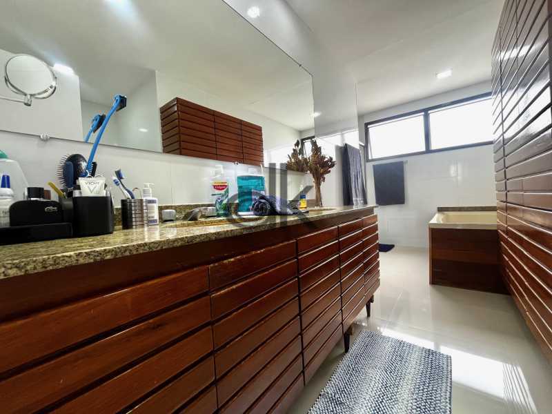 PRÓXIMA À PRAIA - EDK VENDE - JARDIM OCEÂNICO - COBERTURA LINEAR - 4 QUARTOS (3 SUÍTES) - BARRA DA TIJUCA - RJ - 1167