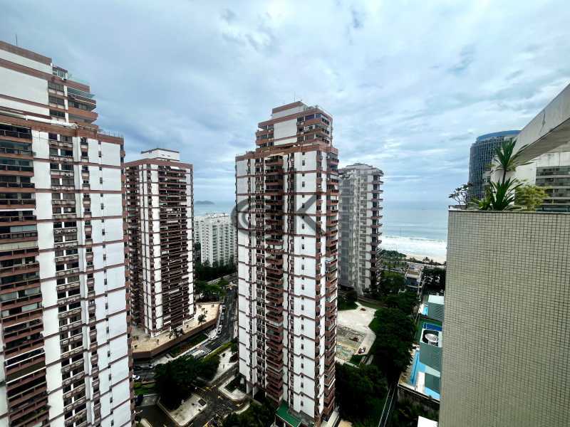 EDK VENDE -  COBERTURA DUPLEX EM CONDOMÍNIO POSTO 3 - BARRA DA TIJUCA - RJ