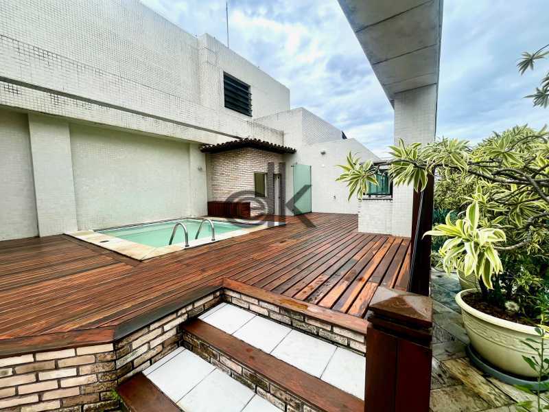EDK VENDE -  COBERTURA DUPLEX EM CONDOMÍNIO POSTO 3 - BARRA DA TIJUCA - RJ