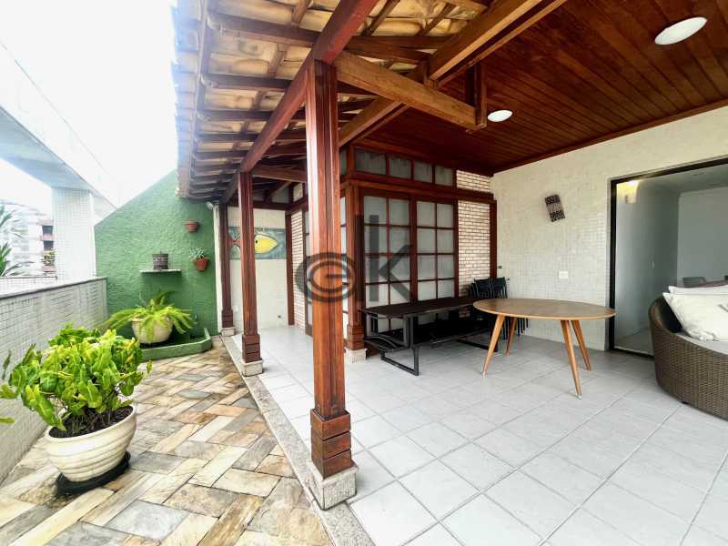 EDK VENDE -  COBERTURA DUPLEX EM CONDOMÍNIO POSTO 3 - BARRA DA TIJUCA - RJ
