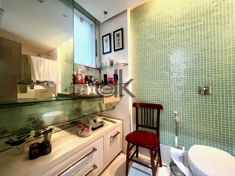PRÓXIMA À PRAIA - EDK VENDE - JARDIM OCEÂNICO - 3 QUARTOS (1 SUÍTE) - RUA NOBRE - BARRA DA TIJUCA- RJ - 1186