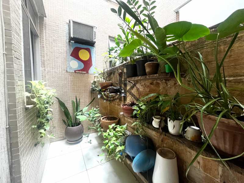 EDK VENDE - JARDIM OCEÂNICO - 3 QUARTOS (1 SUÍTE) - RUA NOBRE - BARRA DA TIJUCA- RJ