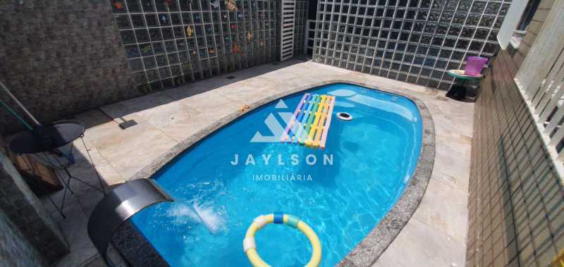 Casa Triplex em Vista Alegre