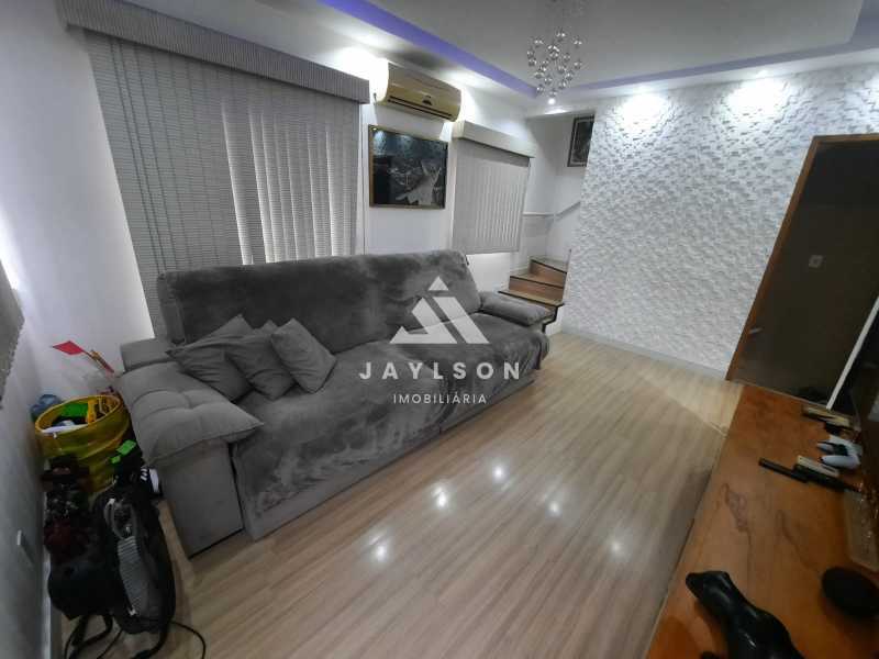 Casa Duplex em Colégio