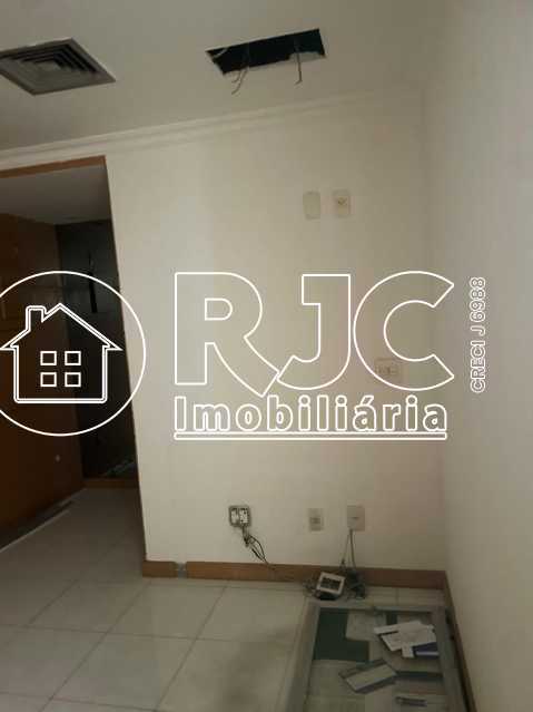 Conheça WhatsApp Image 2026-08-12 at 1 do imóvel - Sala Comercial 255m² à venda Rua Haddock Lobo, Tijuca, Rio de Janeiro - R$ 990.000 - MBSL00462 - 8 WhatsApp Image 2026-08-12 at 1 - 8