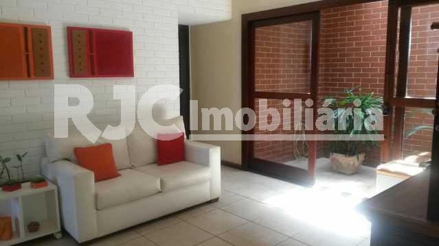 Conheça SALA 2 do imóvel - Casa à venda Rua Monsenhor Battistoni, Tijuca, Rio de Janeiro - R$ 1.400.000 - MBCA50008 - 5 SALA 2 - 5