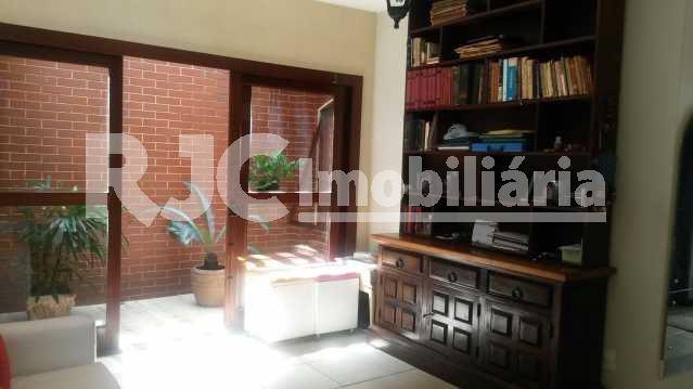 Conheça SALA 2/ JARDIM DE INVERNO do imóvel - Casa à venda Rua Monsenhor Battistoni, Tijuca, Rio de Janeiro - R$ 1.400.000 - MBCA50008 - 6 SALA 2/ JARDIM DE INVERNO - 6