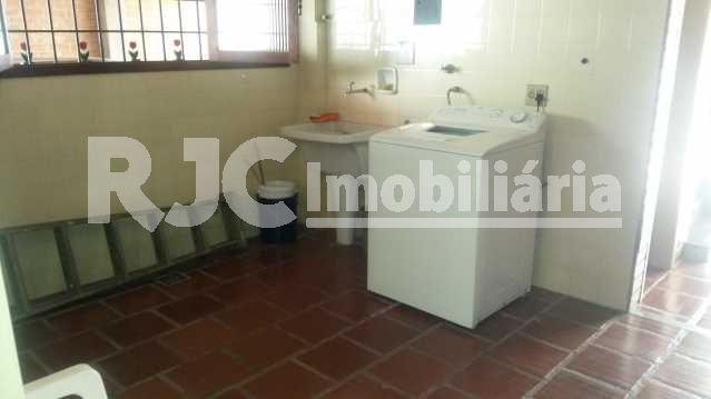Conheça ÁREA DE SERVIÇO do imóvel - Casa à venda Rua Monsenhor Battistoni, Tijuca, Rio de Janeiro - R$ 1.400.000 - MBCA50008 - 24 ÁREA DE SERVIÇO - 24
